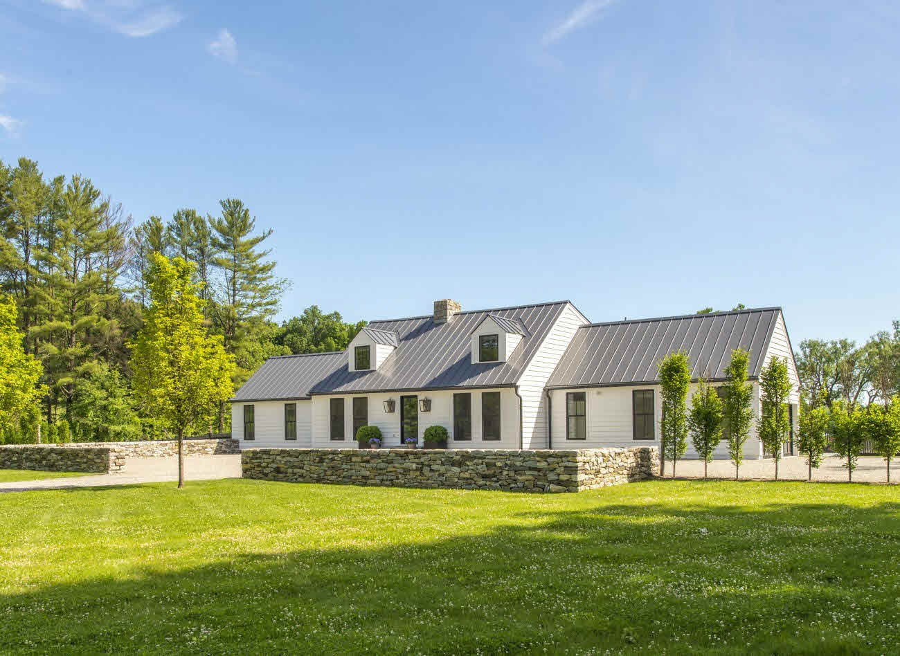 Building photograph for 181 INTERLAKEN ROAD